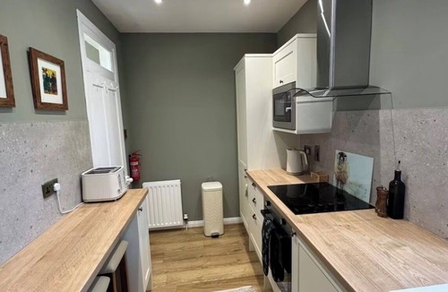 Jedburgh Apartment | STYLISH AND HOMELY APARTMENT WITH VIEWS OF JEDBURGH ABBEY