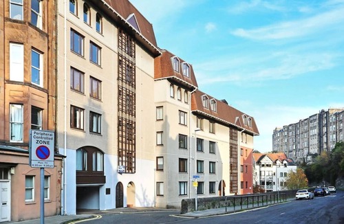 West End Apartment | Stylish Apartment near Dean Village with Parking