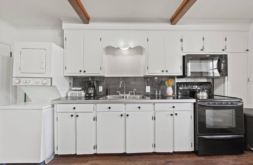 Lee House | stylish Berkshires Retreat