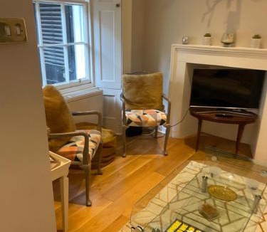 West End Apartment | Stylish City Centre Apartment