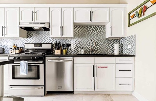 West Colfax Apartment | Stylish City Condo | King Beds | Sloans Lake 30Day