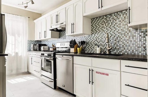 West Colfax Apartment | Stylish City Condo | King Beds | Sloans Lake 30Day