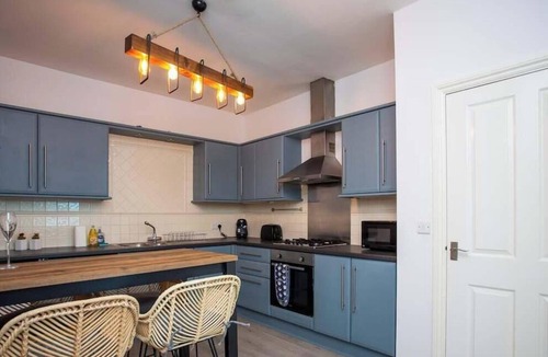 Whitley Bay Apartment | Stylish Cosy Two Bed Apartment - Coast Location
