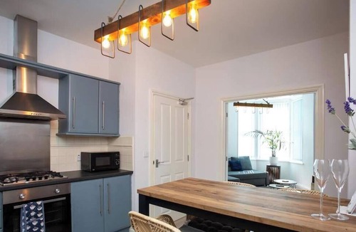 Whitley Bay Apartment | Stylish Cosy Two Bed Apartment - Coast Location
