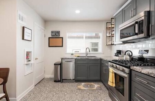 Bismarck Apartment | Stylish Downtown Bismarck Suite/Heritage Center
