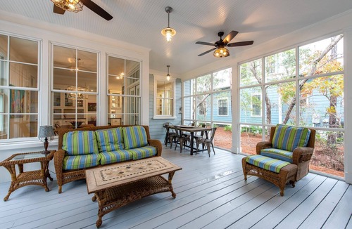 Forest District House | Stylish Forest District Escape with LSV