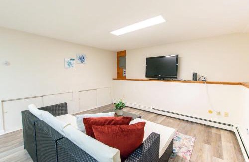 West Yarmouth House | Stylish Home Dog Friendly Close to Beach