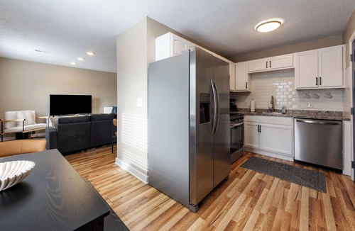Tower Homes House | Stylish KC 3BR Home with Office w/Trundle, perfect for Long Stays