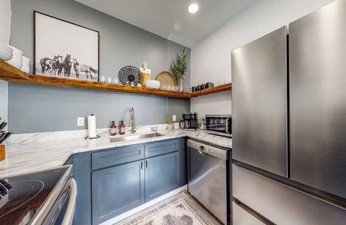 Phoenix Hill House | Stylish Louisville retreat near Highlands and NuLu