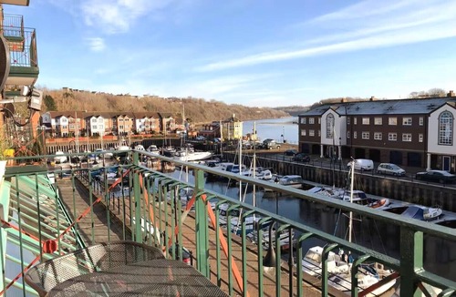Newcastle-upon-Tyne Apartment | Stylish Marina Apartment - Balcony - Views - Fab location - Wi-Fi -Parking