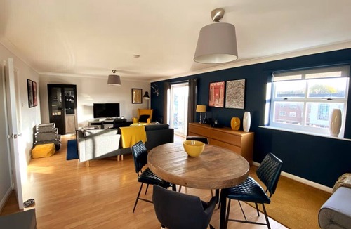 Newcastle-upon-Tyne Apartment | Stylish Marina Apartment - Balcony - Views - Fab location - Wi-Fi -Parking