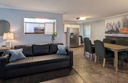 Overland Park House | Stylish Ranch in OP - Quiet - Great location