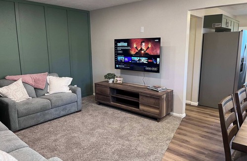 Sioux Falls Condo | Stylish Sioux Falls Stay|Theater Room & Arcade Fun