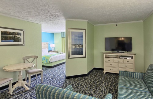 Traverse City Hotel | Sugar Beach Resort Hotel