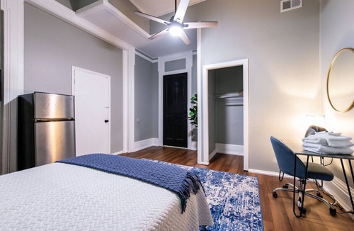 Smoketown Jackson Apartment | Suite near downtown Louisville, KY · Suite II