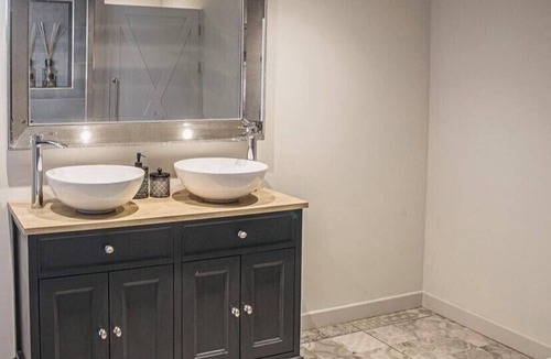 Clitheroe Bed & Breakfast | Suite with roll top bath