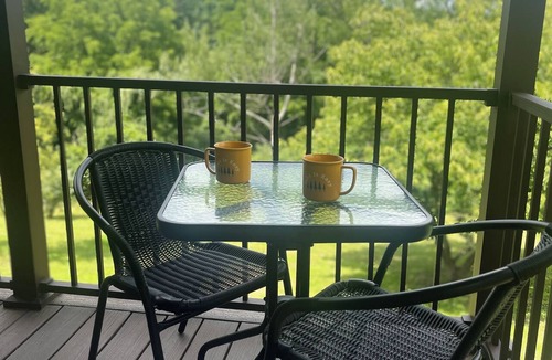 Lafferty Cabin | Summer at Piedmont Lake -Cozy Cabin - Fire Pit - Close to Reynolds Rd Boat Ramp