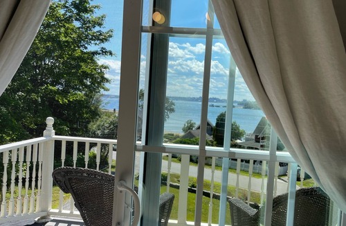 Peaks Island Cottage | Summer by the Sea