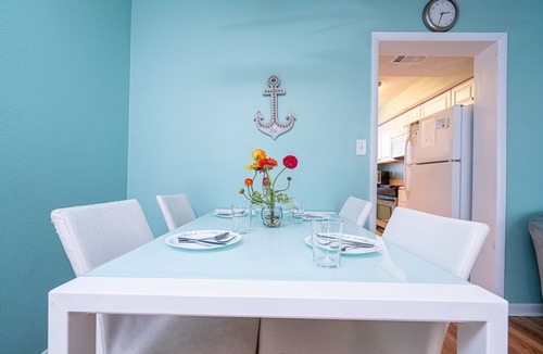 Destin House | Summer Retreat - Prime Location | Sleeps 8 | Pets