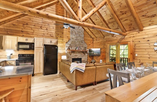 Logan Cabin | Summit Point - Cozy & Secluded Getaway - Heart of Hocking Hills