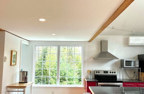 Freeport Cottage | Sun-lit, 2 Bedroom Guest cottage on 27 Acres in Freeport