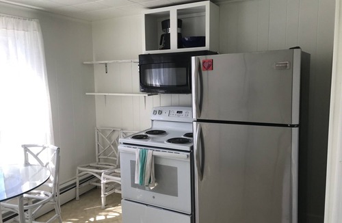 Tisbury Condo | Sunny 2bedroom condo w pool!