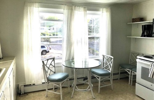 Tisbury Condo | Sunny 2bedroom condo w pool!