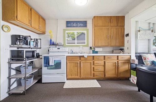 Breezy Point Cottage | Sunny BEACH Cottage ~ Beauty, Activity & Relaxation!