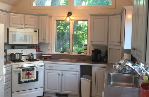 Falmouth Heights House | Sunny Cape House in Falmouth Heights