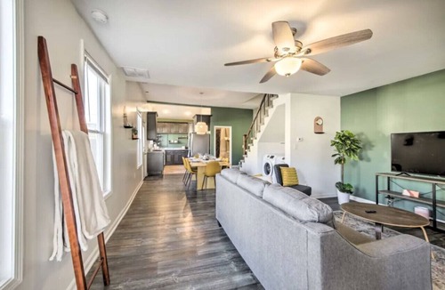 Near Eastside House | Sunny Getaway mins to downtown and bottleworks