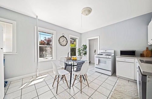 Oak Square Apartment | Sunny Master Bedroom w/Shared Bath in Clean Apt