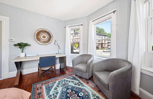 Oak Square Apartment | Sunny Master Bedroom w/Shared Bath in Clean Apt