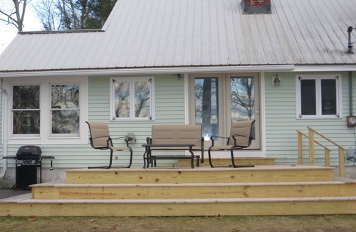 Yarmouth House | Sunny Seaside Cottage with Beautiful Sunset Views