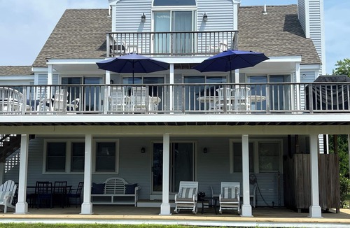 Katama House | Sunny & Spacious luxurious 4-bedroom Katama beach house. Walk to South Beach