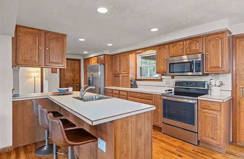 Bethel Park House | Sunrise AND Sunset Views - Serene, Cozy & Private House w/ Open Floor Plan