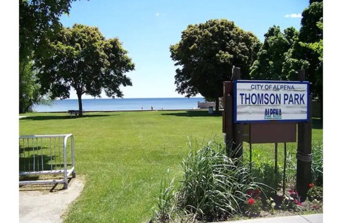 Alpena Apartment | Sunrise Apartment - 2 bedroom with Bay views.