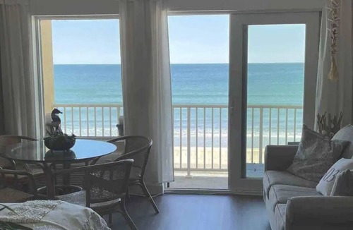 Hampton Condo | SUNRISE IN BED~BREATHTAKING OCEAN VIEWS~COUPLES RETREAT!