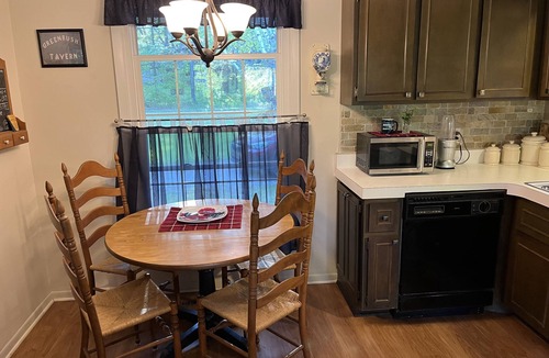 Harrisville House | Sunrise Side Retreat - Sleeps 7