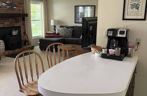 Harrisville House | Sunrise Side Retreat - Sleeps 7