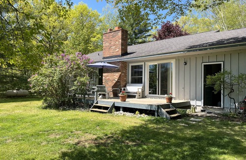 Harrisville House | Sunrise Side Retreat - Sleeps 7
