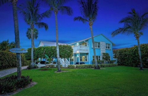 Fort Pierce Shores House | Sunrise Views & Beach Access - BBQ + Free Parking