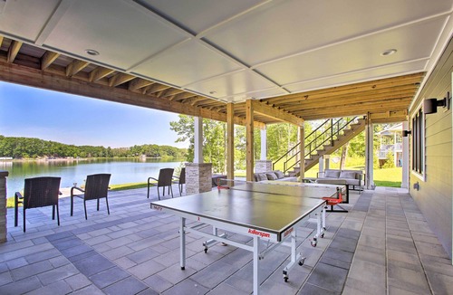 Traverse City House | Sunroom + Hot Tub! Waterfront Silver Lake Home