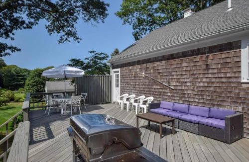East Dennis House | Sunroom Spacious Deck 8 Mins to Mayflower Beach