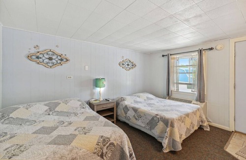 Hudson Hotel | Sunset Acres Motel - Room 4