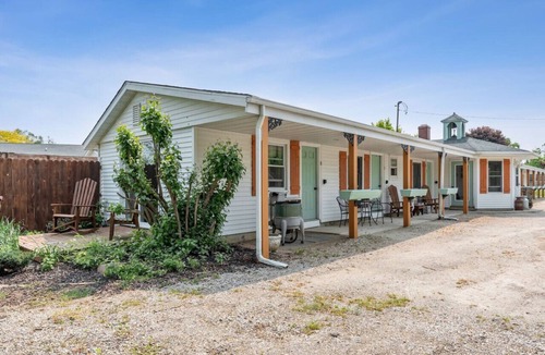 Hudson Hotel | Sunset Acres Motel - Room 4