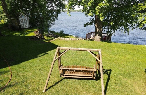 Dassel Cabin | Sunset Cabin 4-bedroom cabin in adorable Dassel perfect for relaxing getaways