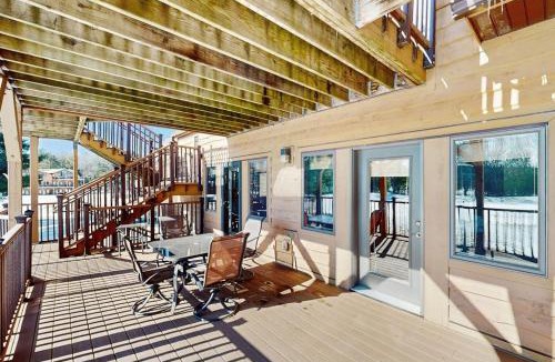 Arkdale House | Sunset Condominiums: Golf View