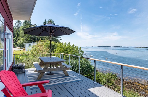 Mid-Coast and Islands Cottage | Sunset Cottage - Capture Breathtaking Sunsets from this Beautiful Home