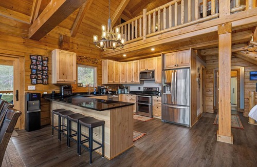 Crane Lake Cabin | Sunset Cove Retreat - private bay in Crane Lake with year-round availability!