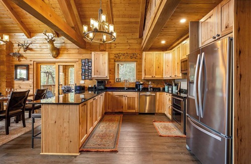Crane Lake Cabin | Sunset Cove Retreat - private bay in Crane Lake with year-round availability!